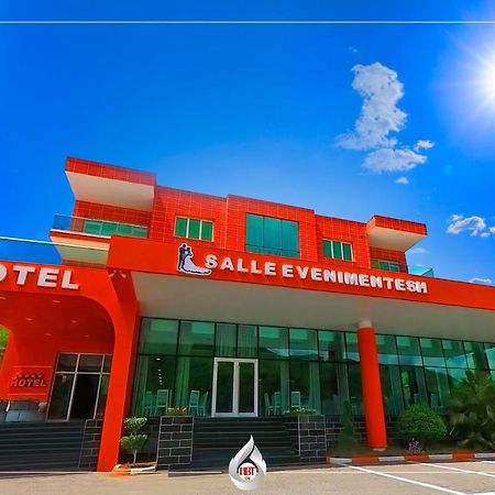 Nbt Hotel Reps Kukes Екстериор снимка