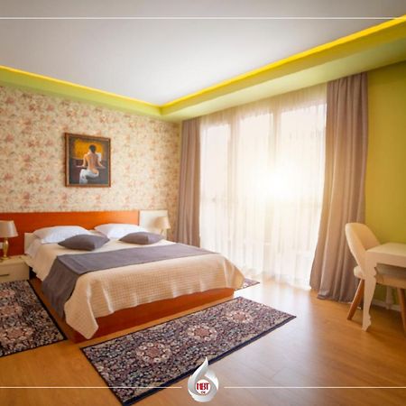 Nbt Hotel Reps Kukes Екстериор снимка