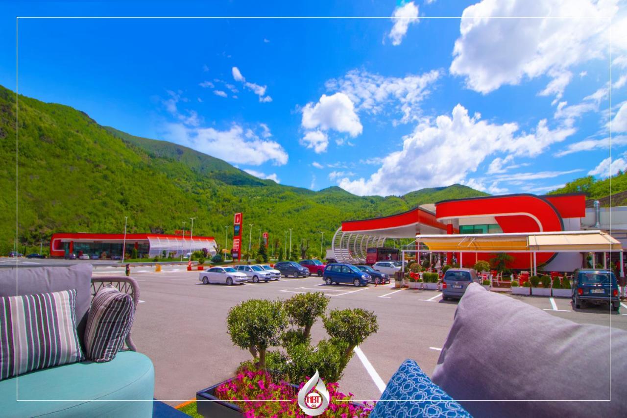 Nbt Hotel Reps Kukes Екстериор снимка