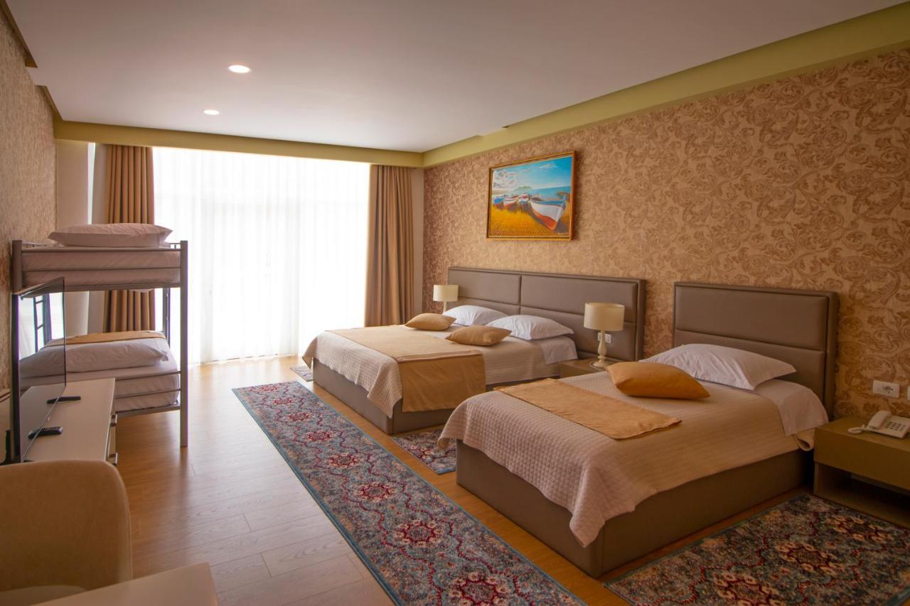 Nbt Hotel Reps Kukes Екстериор снимка