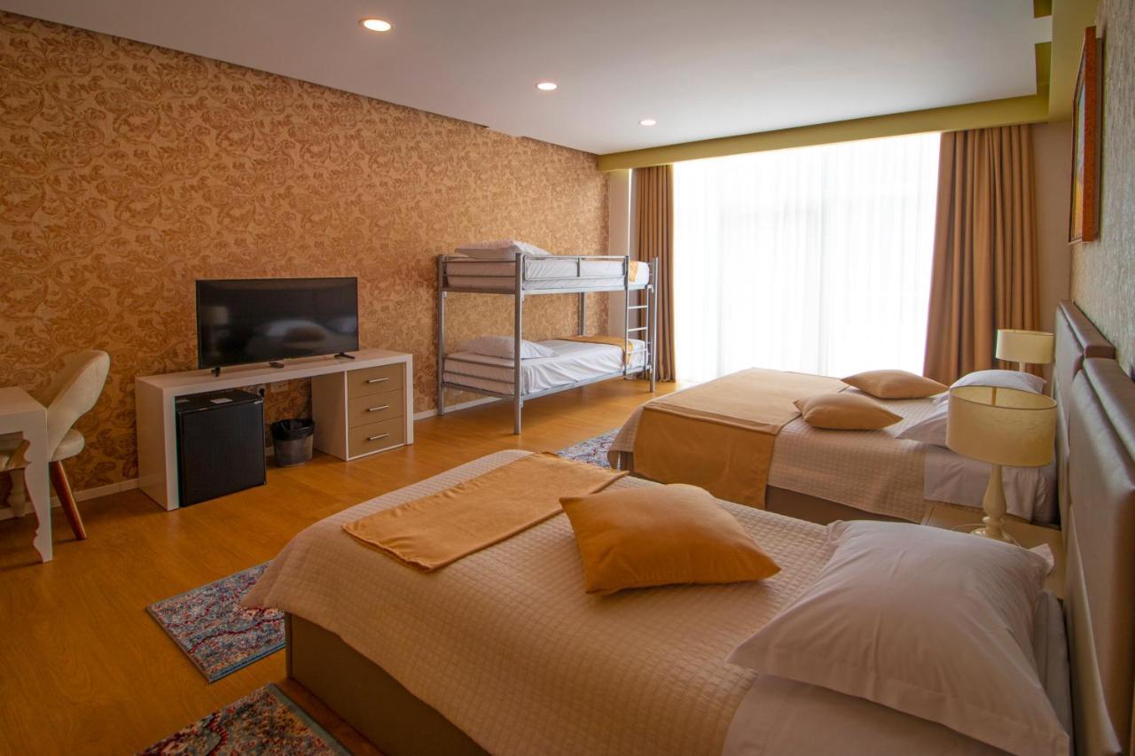 Nbt Hotel Reps Kukes Екстериор снимка